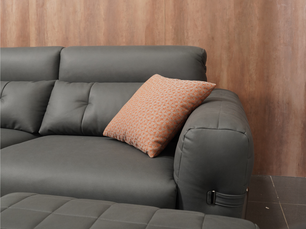 SOFA SASHA
